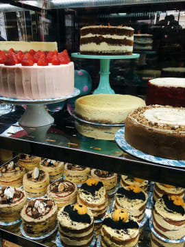 Bakery Cafe *6 Days *Easy to Run *High Profit *Suitable for Family [2501072]