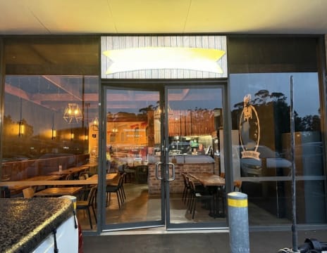 Thai Restaurant in Busy Shopping Centre – High Growth Potential