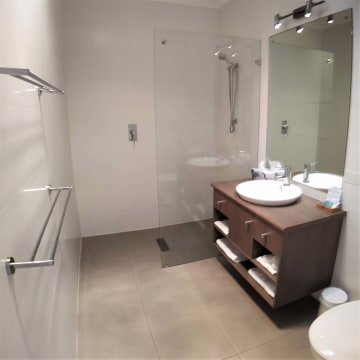 Great cash flow & long lease - Lifestyle accommodation business in wine country