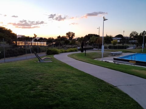 Busy Lakeside Cafe in a Popular Tourist Location – Ararat, Victoria