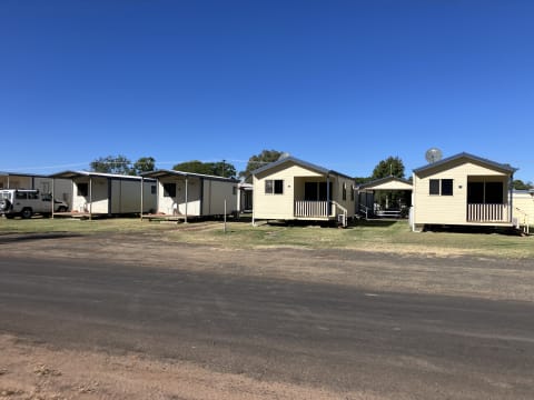 ICONIC WESTERN QLD HOTEL/MOTEL/CARAVAN PARK OPPORTUNITY - 2798MF