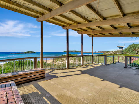 Beachside Accommodation Complex | Six Apartments | Development Potential (STCA) - 2904MF