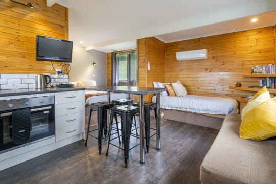 FHGC Tasmanian Accommodation A1 Presentation Spectacular Views 10%ROI 6 Cabins 2 Houses 2 Titles