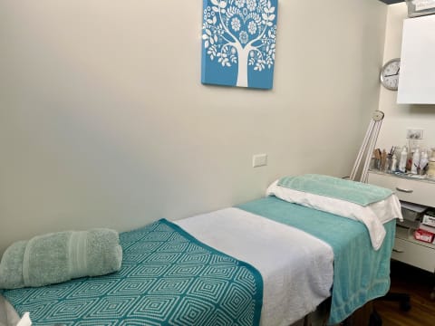 Netting $159K+ Profit Iconic Profitable 5 Day Working Hair Salon Offered First Time Over 50 Years