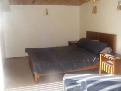 EXCELLENT COUNTRY CAFE LOUNGE / TAKEAWAY - SELLING FREEHOLD WITH 4BR RESIDENCE!