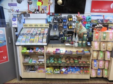 Burnett Heads Post and News (SP2522)