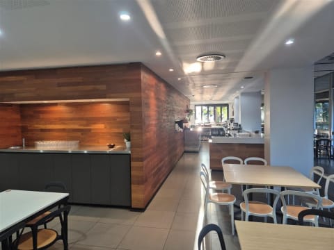 Perth Uni Cafe in Top Location