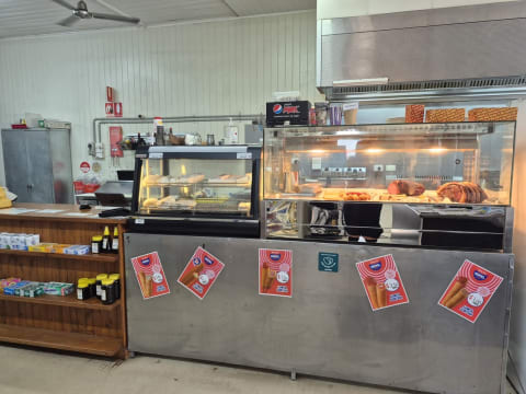Store, Cafe, Food Truck and Residence – Brandon, QLD