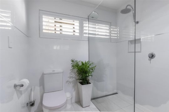 ACCOMMODATION BUSINESS IN PARADISE - PRIME LOCATION - NORTH OF NOOSA HEADS