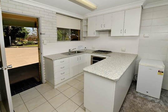 EXCEPTIONAL RARE OPPORTUNITY, 74-ROOM LEASEHOLD MOTEL, WESTERN NSW - 893ML