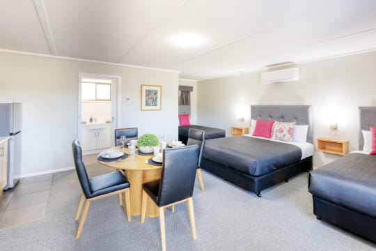 UNDER CONTRACT - Deniliquin Motel