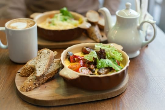 Busy, Somerville cafe, full team of staff,  11k+ weekly sales [2508191]