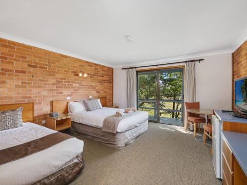 50-ROOM FREEHOLD RESORT WITH EVENT FACILITIES & SCOPE TO ELEVATE - 2878MF