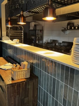 Richmond's Only Restaurant with Yarra River Views SV1579