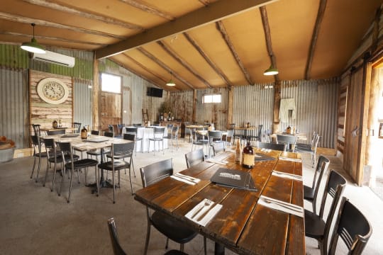 FREEHOLD GOING CONCERN - McEvoy Tavern, Eldorado VIC - 1P0543