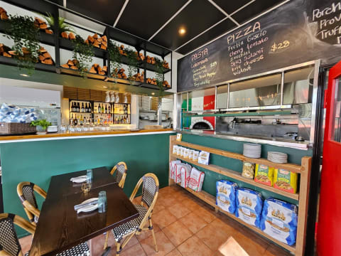 Wood-Fired Italian Gourmet Pizza DELI at Gumdale