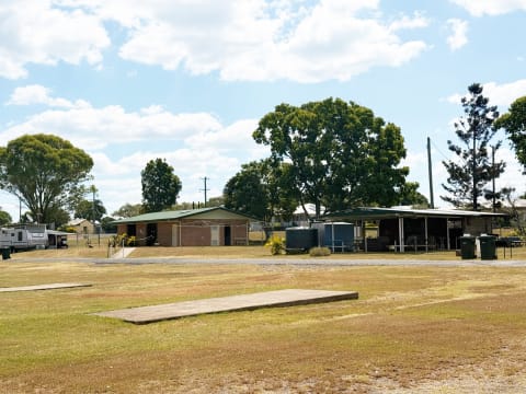REGIONAL CARAVAN PARK LEASE OPPORTUNITY | Resort Brokers ID : LH009114
