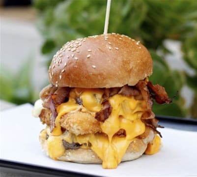 POPULAR RESTAURANT/TAKEAWAY IN BUSY BRUNSWICK