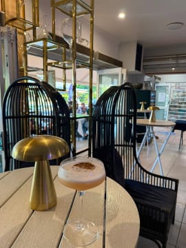 Laundro Lounge