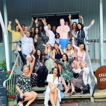 WINE, CRAFT BEER AND FOOD TOUR GUIDE BUSINESS - EASY TO RUN - BE YOUR OWN BOSS!