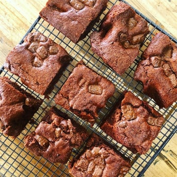 The Health Hut North Beach "where everything is delicious & Nutritious"