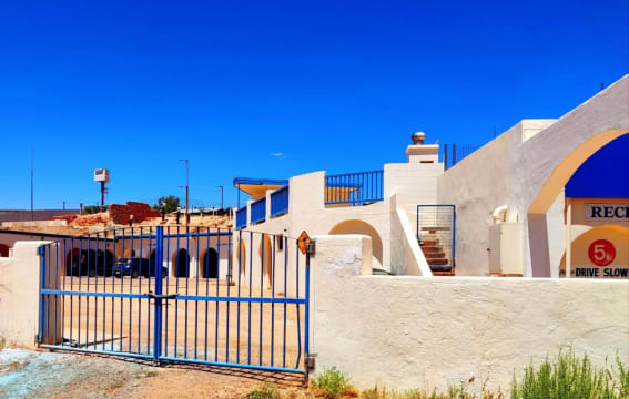 Radekas Downunder Motel