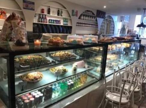 ICE CREAM / GELATERIA IN PRIME LOCATION.  LONG LEASE WITH TOP QUALITY FIT-OUT!