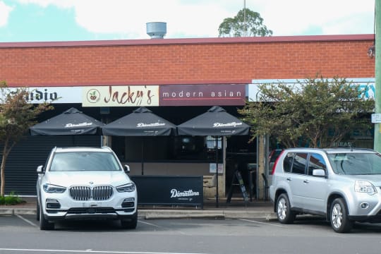 TAKEAWAY & CAFÉ