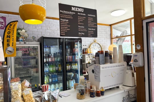 UNDER CONTRACT - King Valley Popcorn Cafe & Ice Creamery, Glenrowan - 1P0571