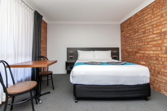 THE ONLY STANDALONE MOTEL IN TOWN, A RARE FREEHOLD OPPORTUNITY - 419MF