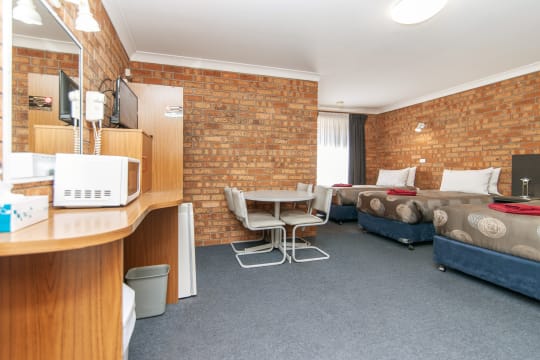 THE ONLY STANDALONE MOTEL IN TOWN, A RARE FREEHOLD OPPORTUNITY - 419MF