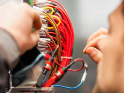 ⚡ POWER UP YOUR NEXT BUSINESS MOVE ⚡