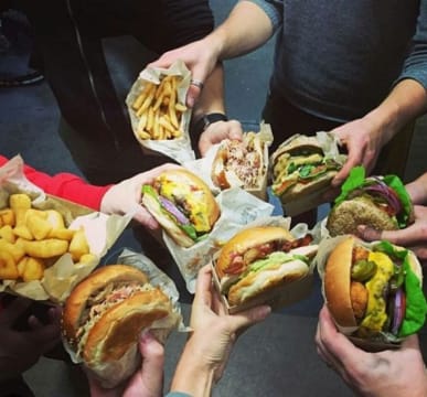 POPULAR RESTAURANT/TAKEAWAY IN BUSY BRUNSWICK