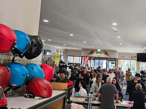 ROOMS TO RENT, OFFICES TO LEASE, SNOWBUNNIES TO SKI - 9CF