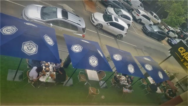 Night club / Pub with full commercial kitchen / Must be sold - Put in an Offer!