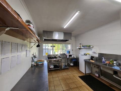 PRICE DROP! Get in for summer! WIWO Newly renovated Cafe RYE Mornington Peninsula