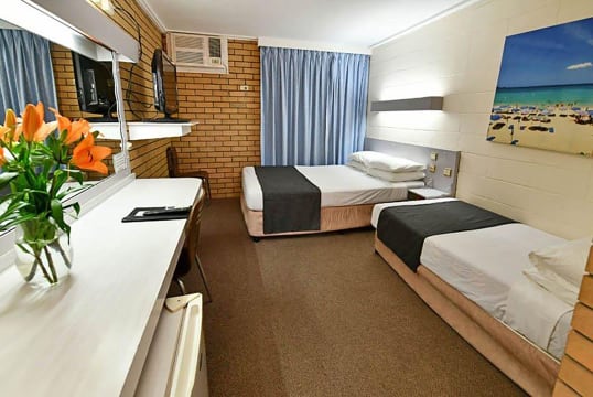 EXCEPTIONAL RARE OPPORTUNITY, 74-ROOM LEASEHOLD MOTEL, WESTERN NSW - 893ML