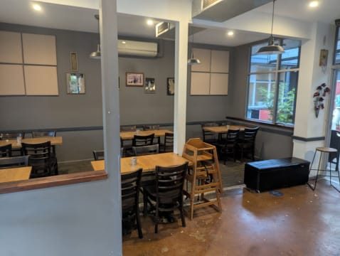 Established Cafe on Corner Location, Hackett Shops