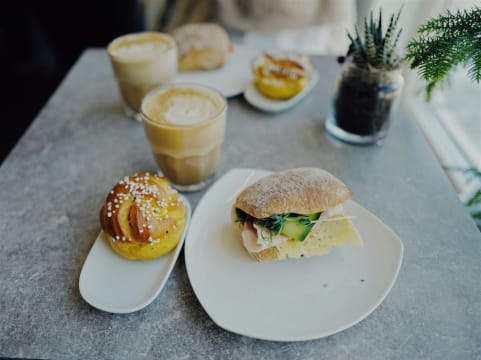 TAKEAWAY CAFE FOR SALE - PRIME SOUTHBANK LOCATION