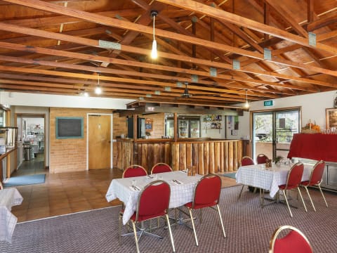 50-ROOM FREEHOLD RESORT WITH EVENT FACILITIES & SCOPE TO ELEVATE - 2878MF