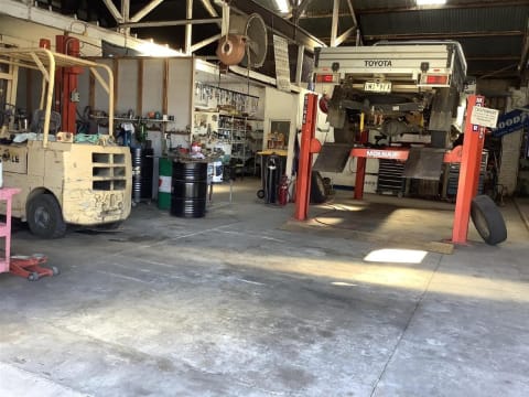 Property & Business Included - Donald Tyre & Exhaust Centre