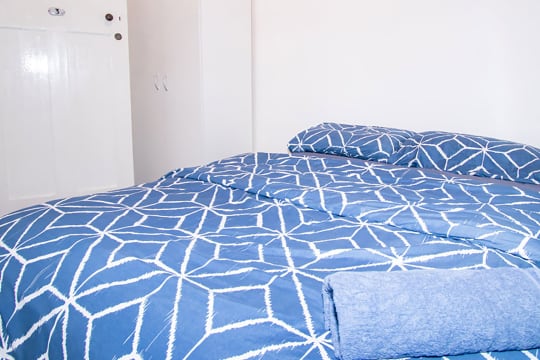 ONE OF THE CHEAPEST PUBS IN VICTORIA - 121HF