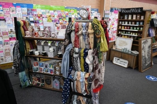 Benalla Cards, Gifts, News etc (DWIWN2117)