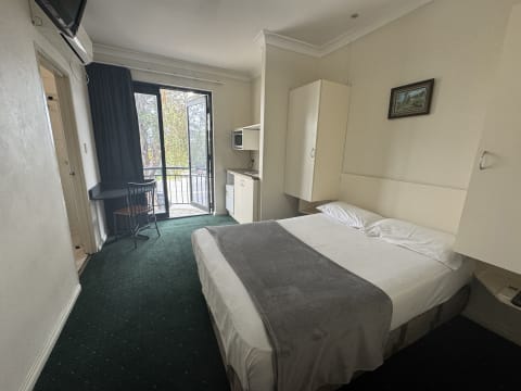 RARE, SYDNEY FREEHOLD CASHFLOW MONEY EARNER - 2918MF
