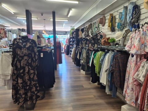 Established Fashion Boutique - Prime Devonport Location