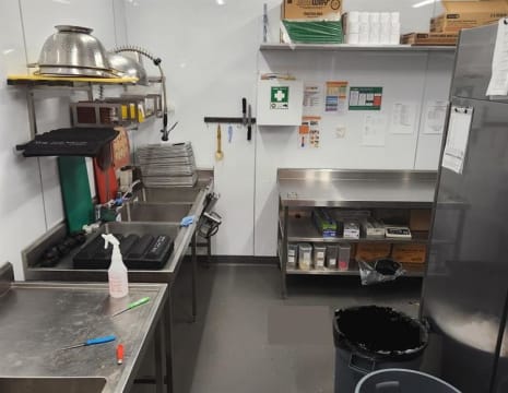 Subway Hyperdome, Back on the Market! Major Shopping Centre! Priced to Sell! Ideal first store!