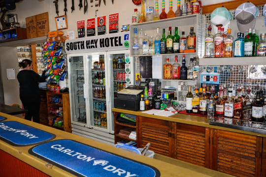 Authentic Country Hotel with 3 GMEs - South Hay Hotel