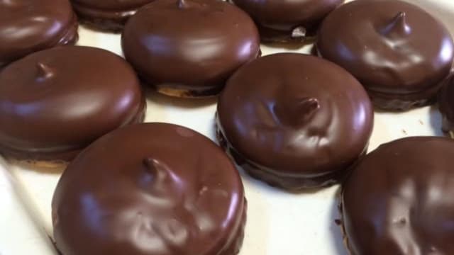 Established Sandy Bay Bakery & Café with Loyal Local Following