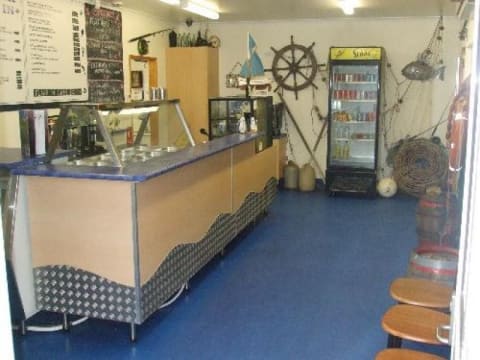 JUST HOOKED - WELL KNOWN SEAFOOD RESTAURANT/CAFE WITH 3 BEDROOM RESIDENCE