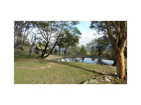 ICONIC LOG CABIN TEA HOUSE RESTAURANT WITH TOP VIEWS UNDER MT GLADSTONE LOOKOUT